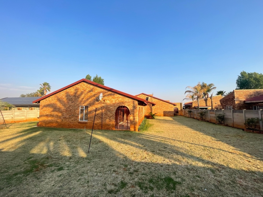 3 Bedroom Property for Sale in Flamwood North West